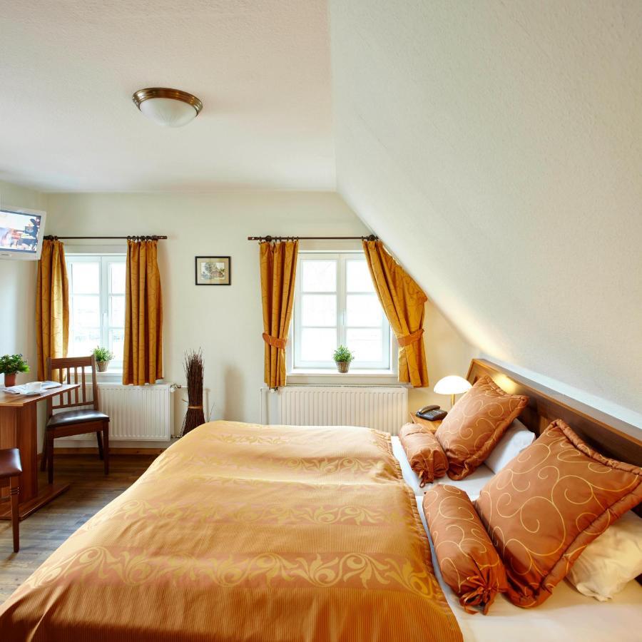 Hotel Hof Tuetsberg Биспинген Экстерьер фото