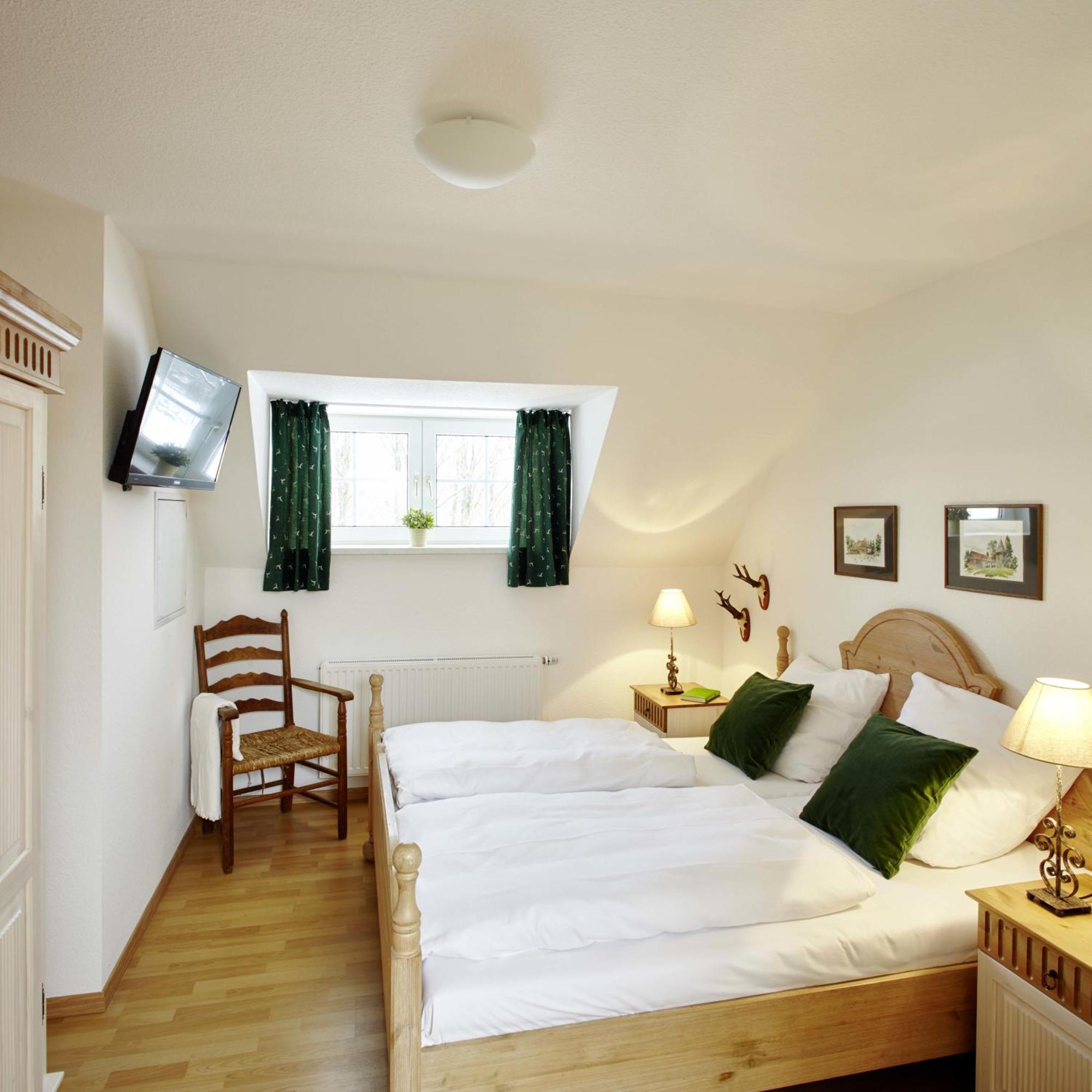 Hotel Hof Tuetsberg Биспинген Номер фото