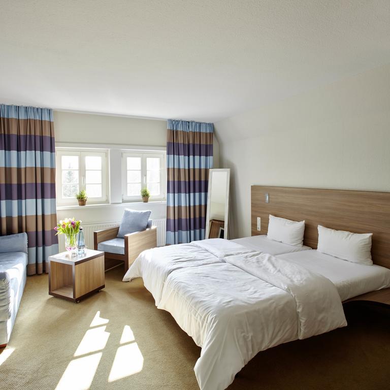 Hotel Hof Tuetsberg Биспинген Экстерьер фото